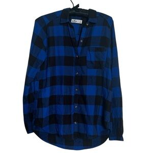 Hollister Women's Oversized Blue and Black Plaid Button-Down Shirt